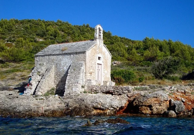 historical tours with let it be taxi hvar